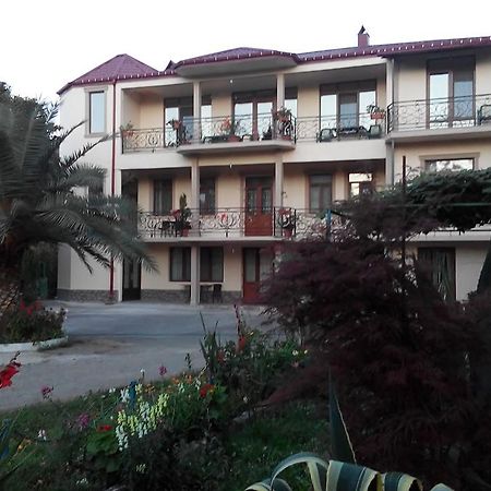 Guest House Vitali Gonio Exterior photo