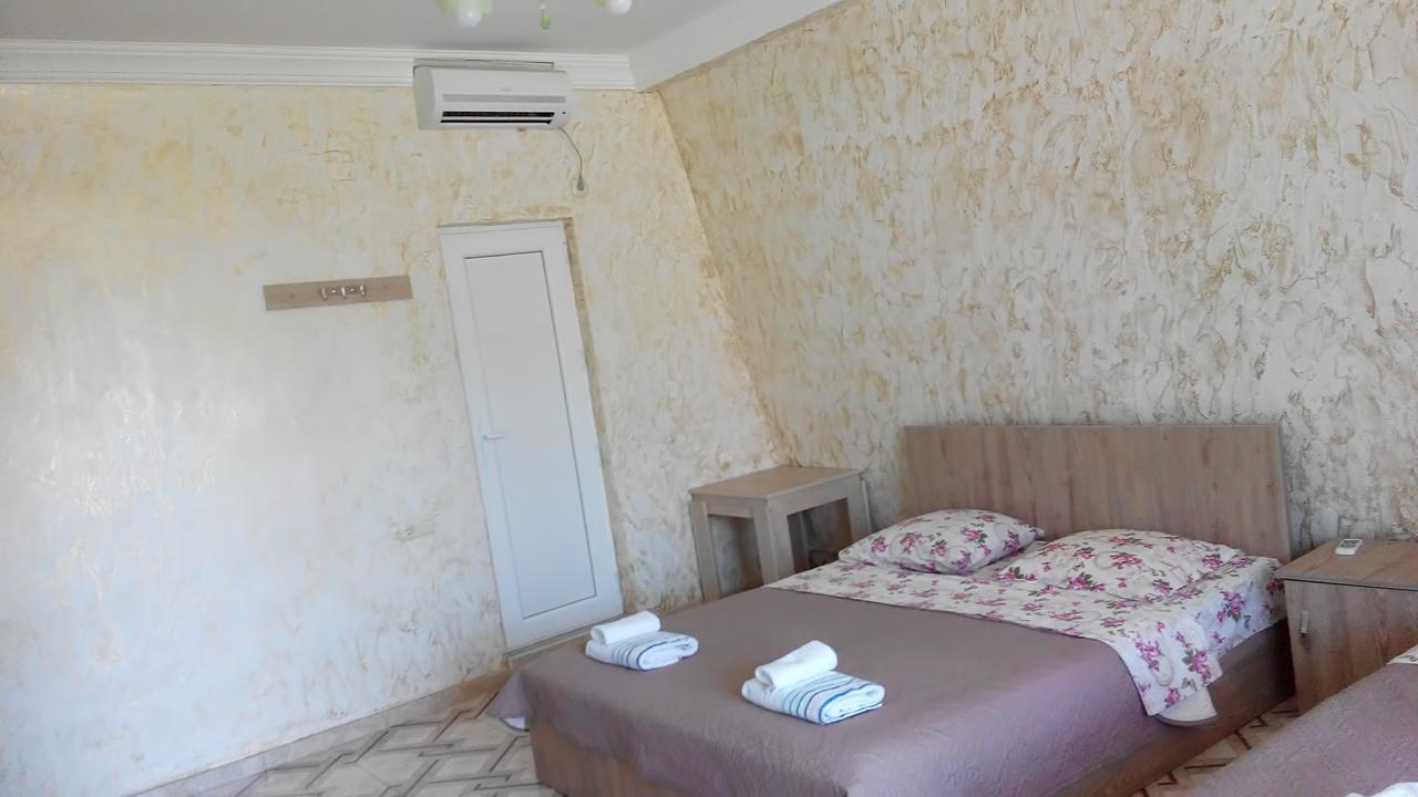 Guest House Vitali Gonio Exterior photo