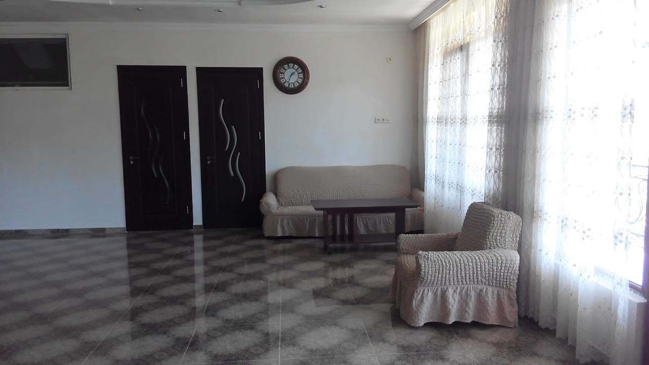 Guest House Vitali Gonio Exterior photo