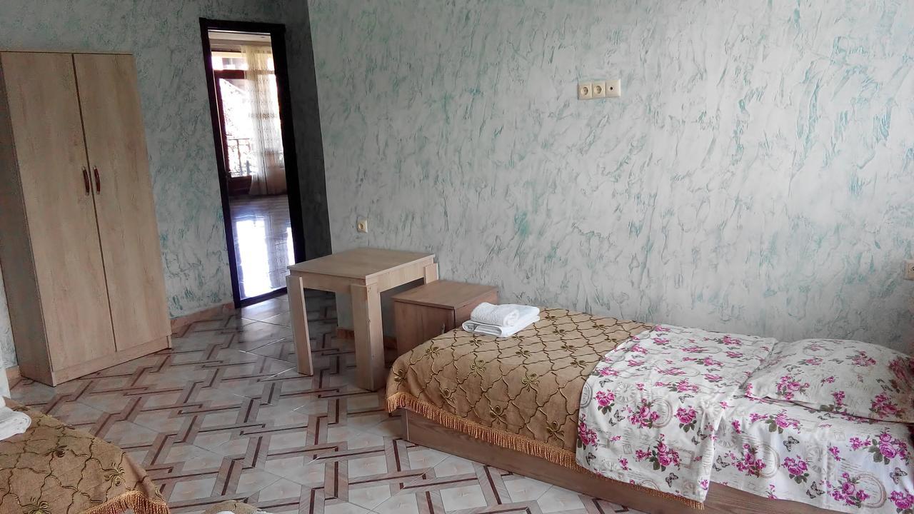 Guest House Vitali Gonio Exterior photo